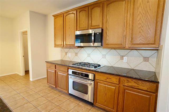 Building Photo - 9304 Clearview Dr
