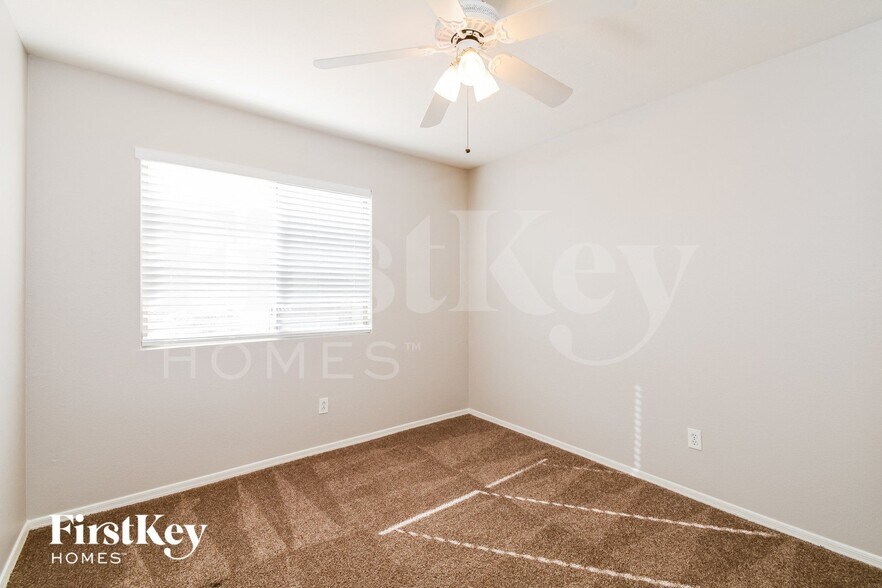Building Photo - 8560 W Vogel Ave