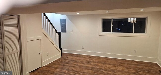 Building Photo - 3326 12th St SE