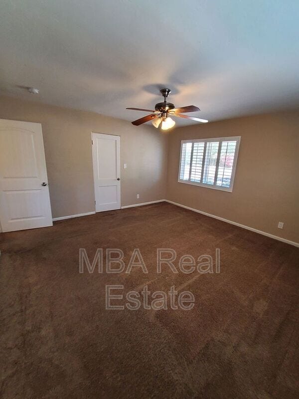 Building Photo - 2225 E Glenrosa Ave