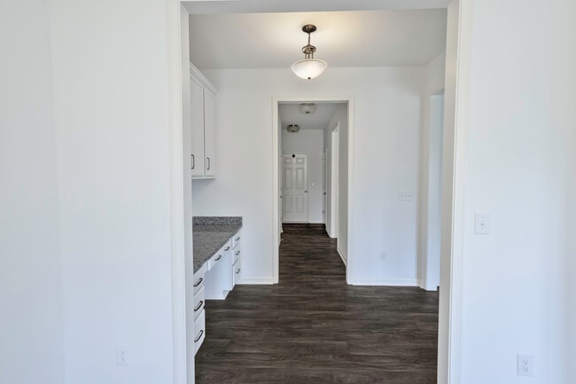 Building Photo - 7446 Hartsfield Dr