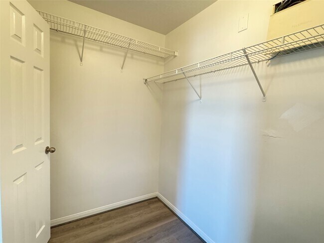 Building Photo - 21543 Falvel Misty Dr