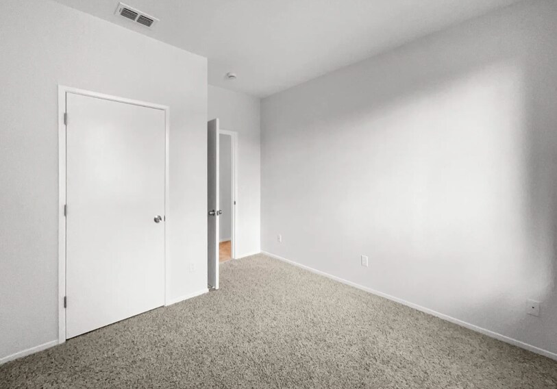 Building Photo - 9387 Bennoel Way