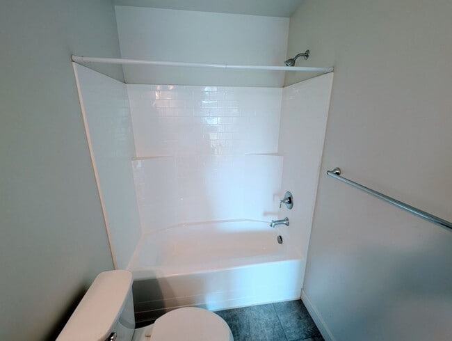 Building Photo - Gorgeous Townhome!!!