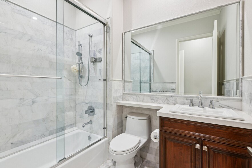 Building Photo - 27048 Triumph Ave