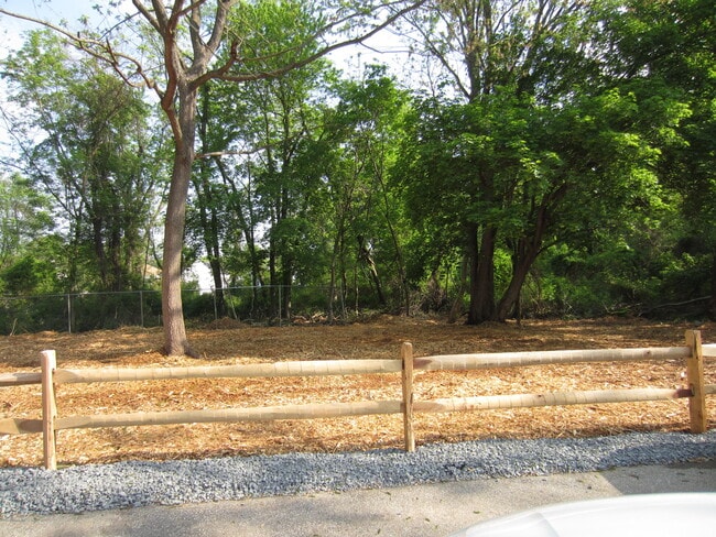 Building Photo - 22 Lasatta Ave