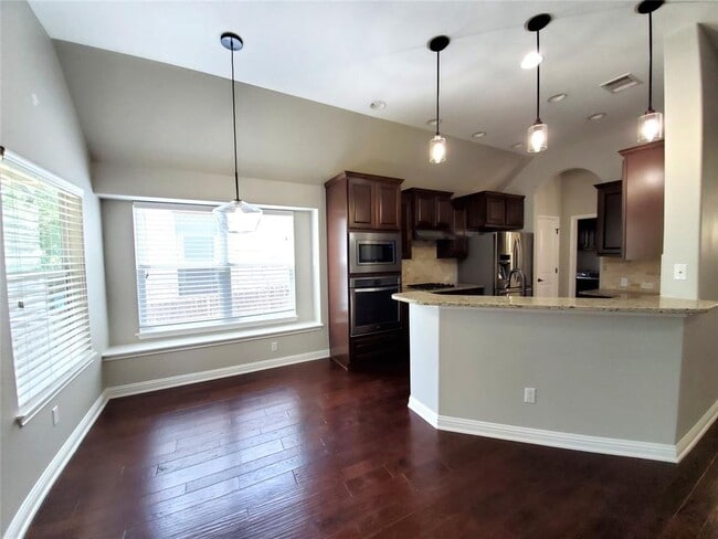 Building Photo - 603 Spanish Mustang Dr