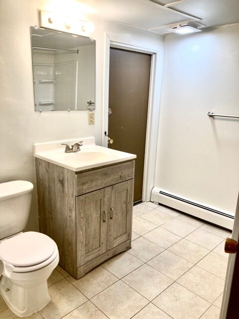 Building Photo - 313 S 21st Ave E