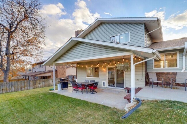 Building Photo - 2860 S Golden Way