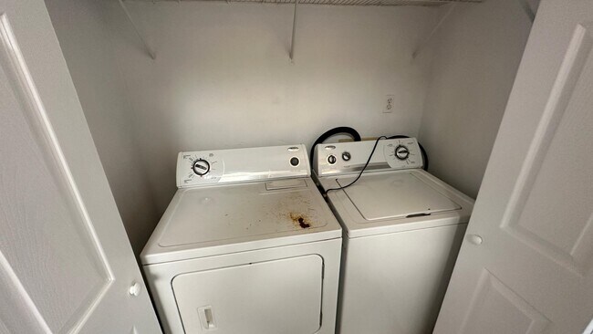 Building Photo - 1317 Airport Dr