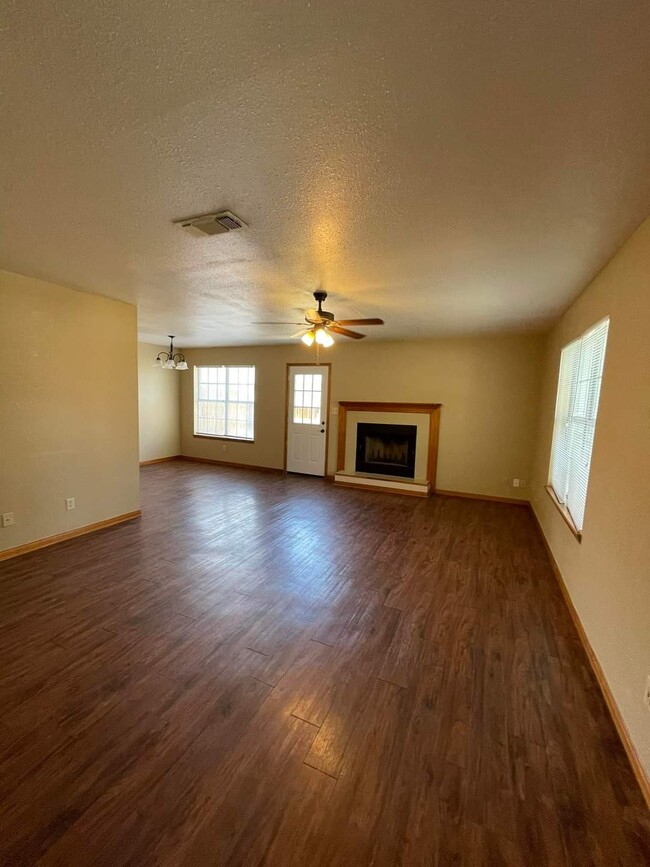 Building Photo - 103 Sherwood Dr