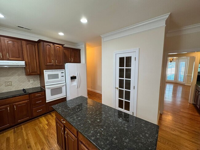 Building Photo - 7127 Weddington Brook Dr