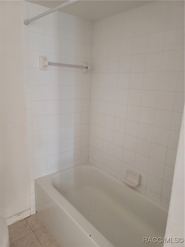 Building Photo - 2122 SW 153rd Loop