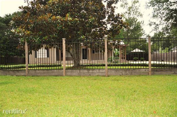 Building Photo - 59517 Autumn Dr