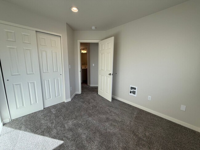 Building Photo - 5308 Smitten St
