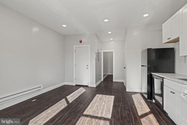 Building Photo - 5237 Chester Ave