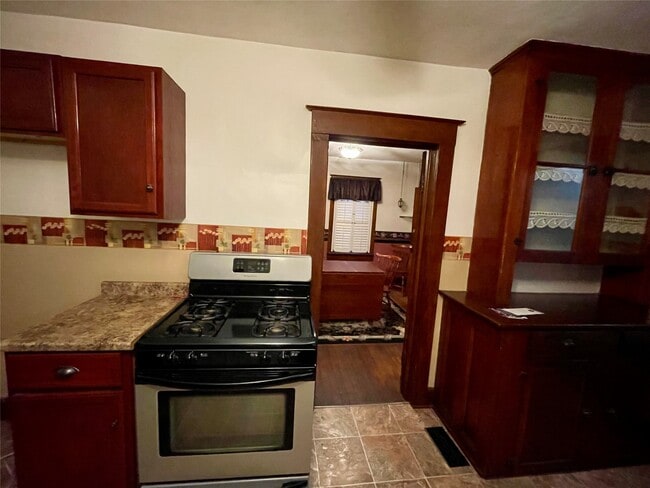 Building Photo - 112 N Roosevelt Ave