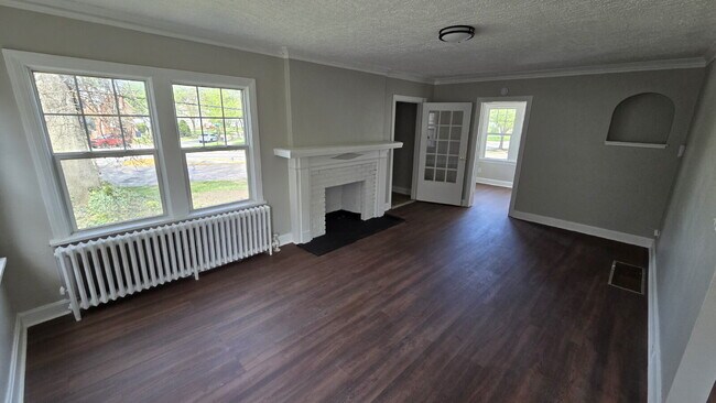 Building Photo - Stunning 4-Bedroom Home with additional Office/Flex Space and Modern Updates in Cleveland Heights