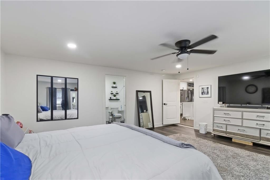 Building Photo - 2327 Young Rd