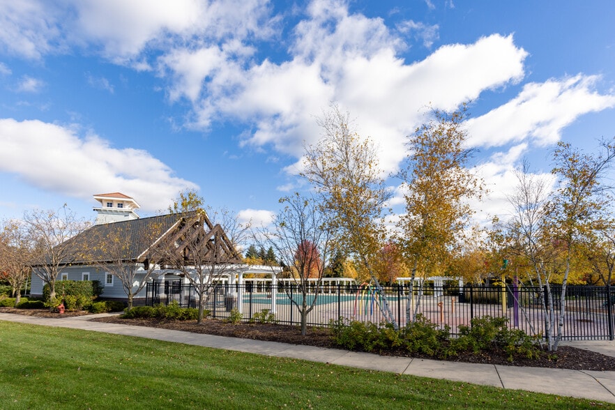 Building Photo - 11340 Sand Castle Dr