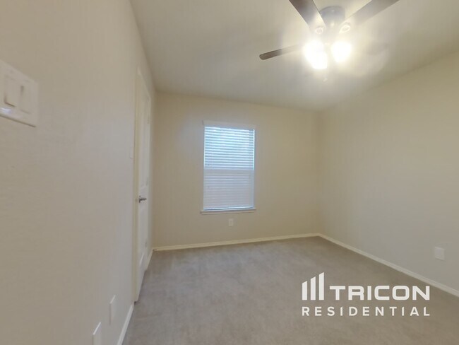 Building Photo - 12308 Shine Ave