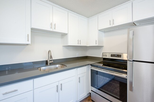 Building Photo - Fountainside