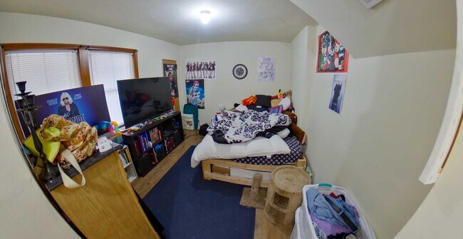 Building Photo - 3D Tour Available - Attached Garage + Washer & Dryer Included + Great Back Deck! Available August...