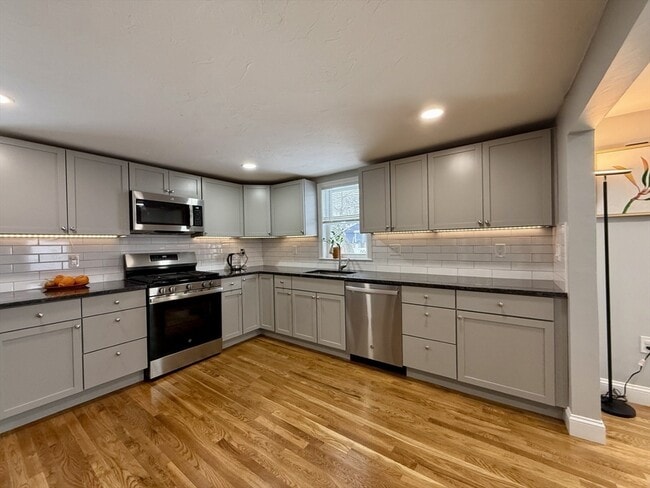 Building Photo - 70 Seminole Ave