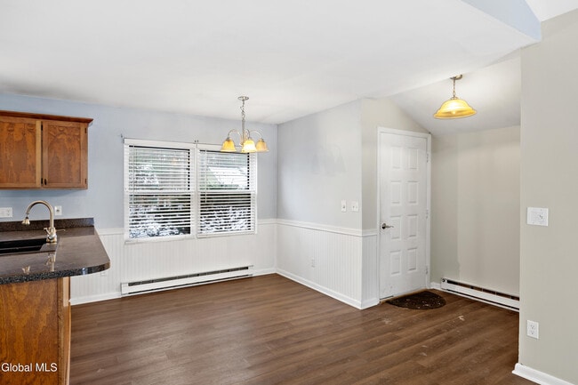 Building Photo - 9 Wake Robin Rd