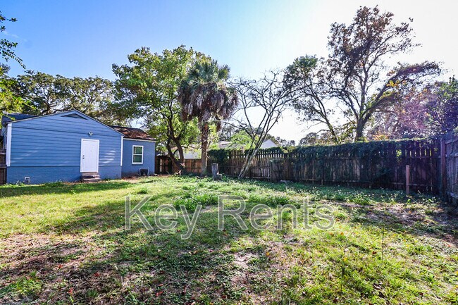 Building Photo - 206 Brown Rd