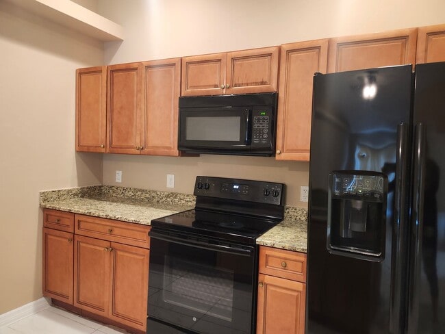 Building Photo - 606-608 Nicholas Pkwy W