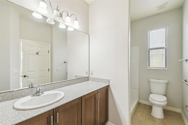 Building Photo - 829 Grand Canal Dr