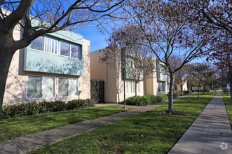 Building Photo - Lord Tennyson Apartments