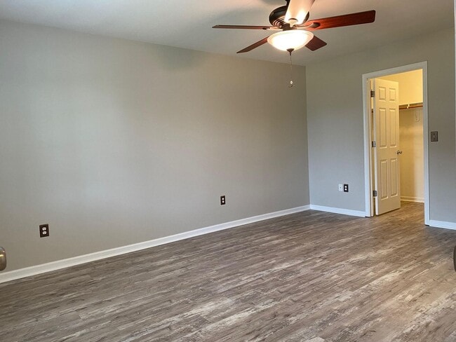 Building Photo - Charming 4BR/3BA Home in Azalea Acres – A Must-See