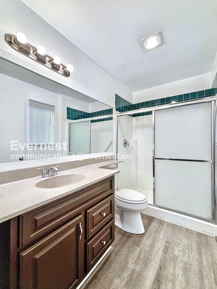 Building Photo - 3215 Midway Dr