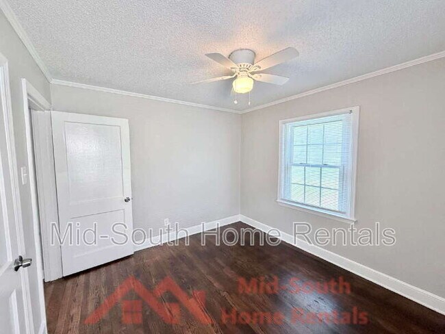 Building Photo - 3998 Victor Dr