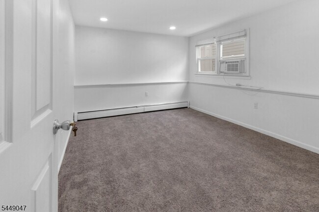 Building Photo - 173 Paterson Ave