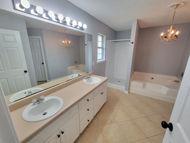 Building Photo - 9780 Parker Lake Cir