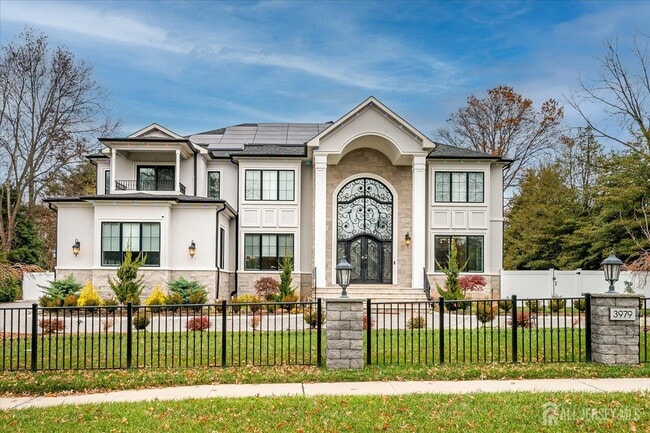 Primary Photo - 3979 Park Ave