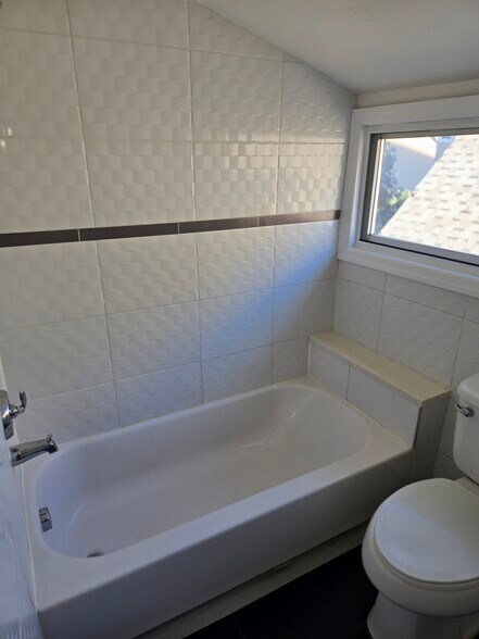 Building Photo - 316 Summer Ave