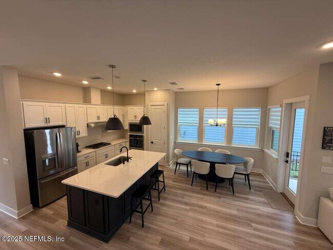 Building Photo - 11023 Cosmic Wy