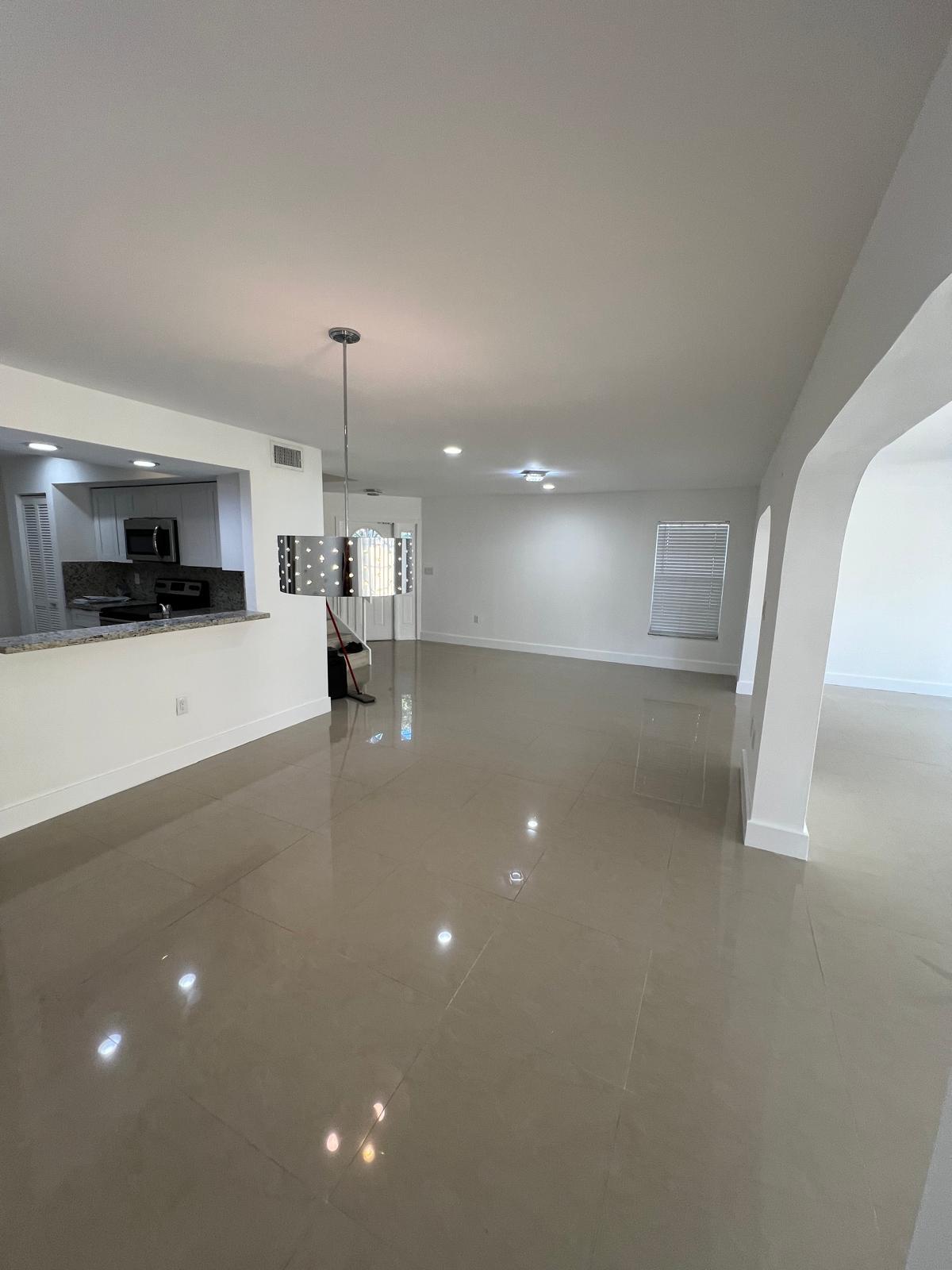 Building Photo - 1060 SW 111th Way