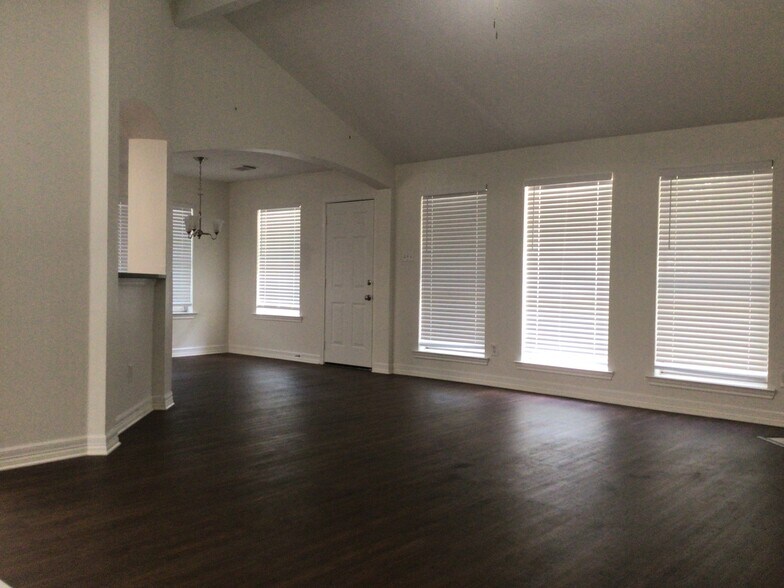 Building Photo - 16303 Mango Ridge Ct