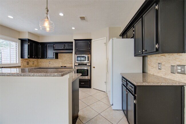 Building Photo - 11830 Oak Meadow Dr