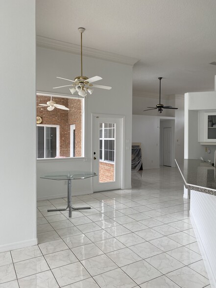 Building Photo - 1476 Kenoa Cir