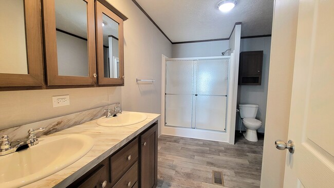 Building Photo - 531 Iowa