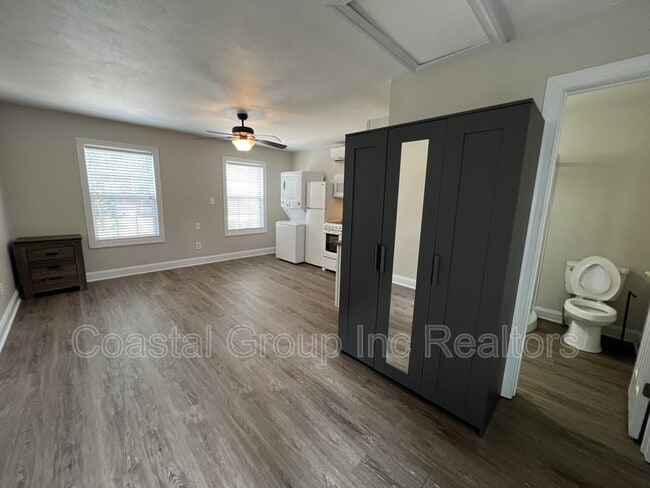 Building Photo - 1363 Eagle Ave