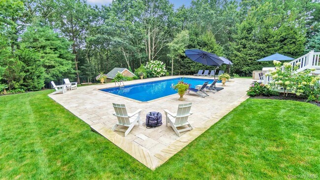 Building Photo - 151 Chardonnay Dr