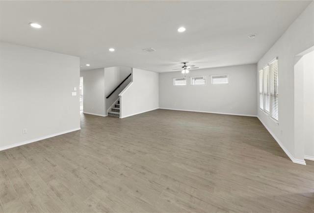 Building Photo - 2112 Sesaro Dr