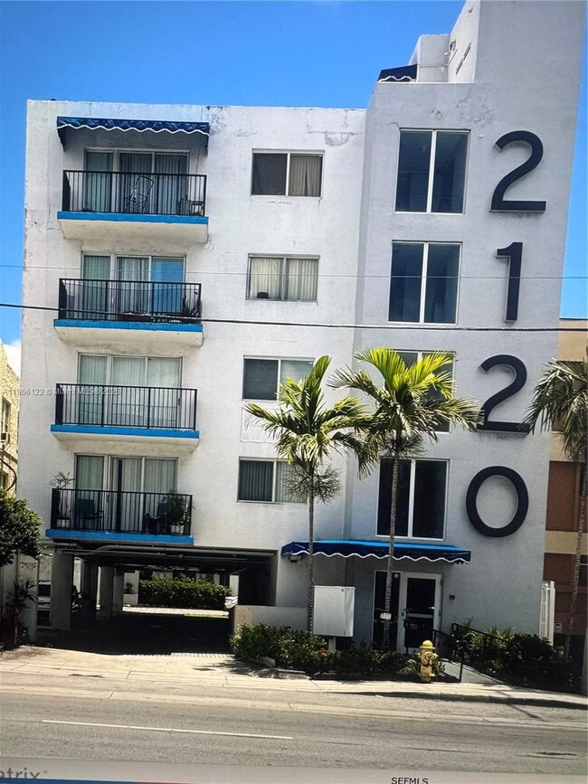 Primary Photo - 2120 W Flagler St